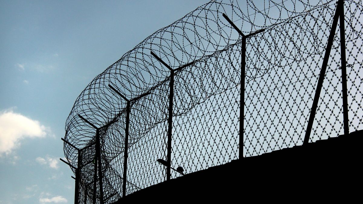 Generální inspekce vyšetřuje týrání vězně v Pardubicích
